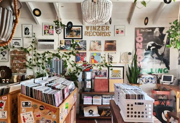 Where to Buy Vinyl Records in Palm Springs