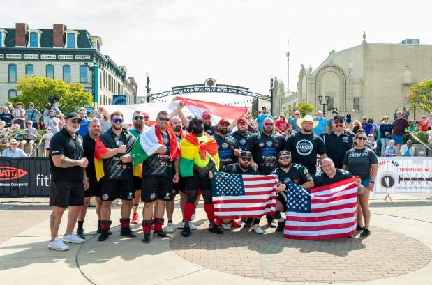 Strongman athletes group