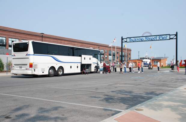 Jackson Street Pier Bus