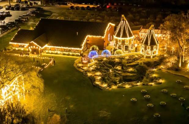 Twin Oast Night Holiday lights