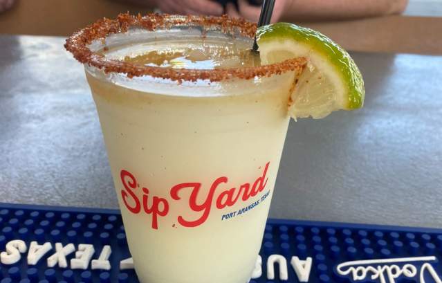 Sip Yard: rozen margarita