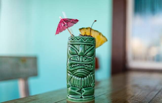 LeLo’s Island Bar