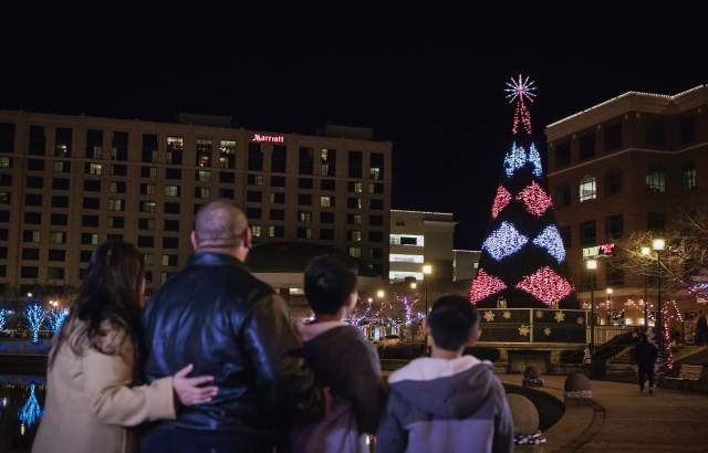 Merry & Bright: Your Guide to Holiday Shopping in Newport News, VA
