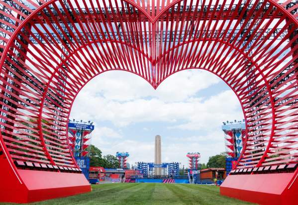 FFF-heart entrance-opening