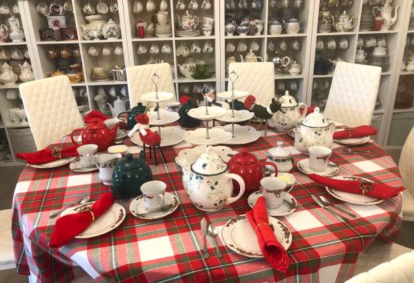 Val's English Tea & Pie Shop
