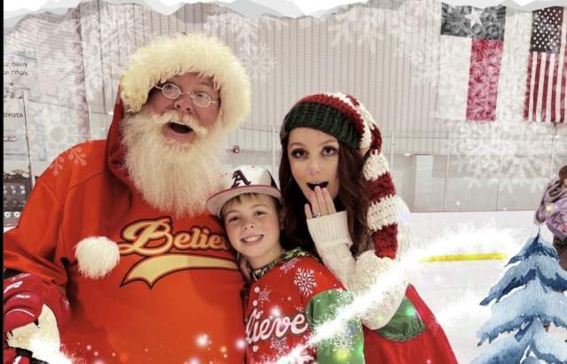 Santa Skate - Amarillo Ice Ranch🎄