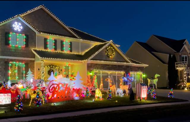 2024 Best Dazzling Holiday Houses
