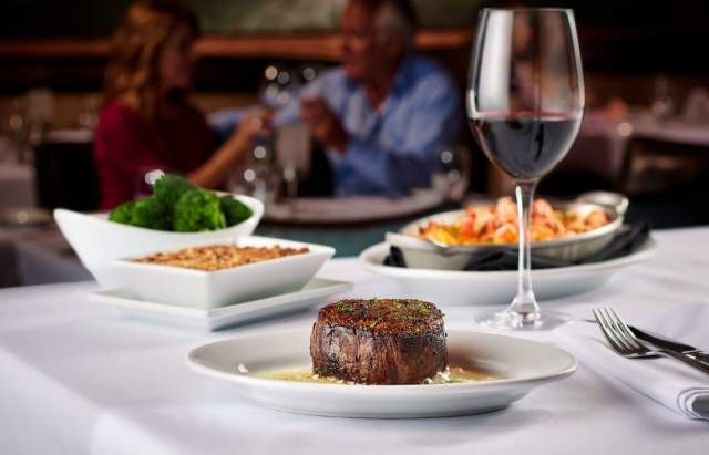 Restaurants Open for Christmas Eve and Day in Fort Wayne