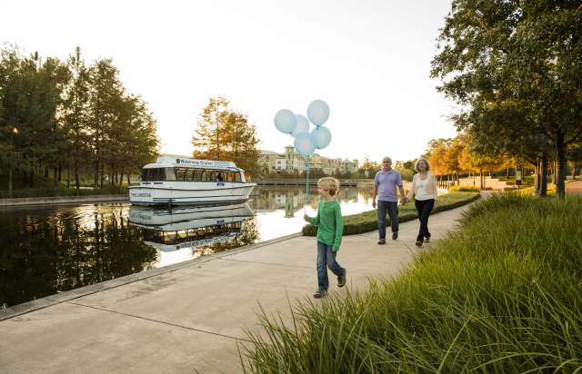 Cruise Along The Woodlands Waterway