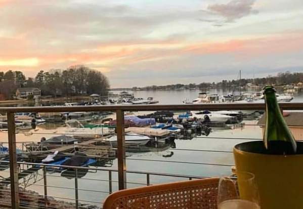 Lakefront Restaurants on Lake Norman