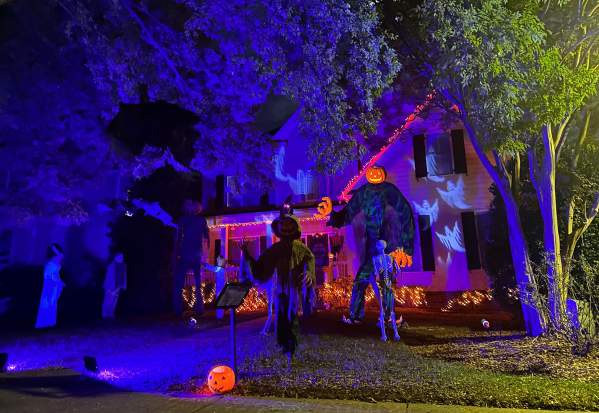Halloween Decorating Contest