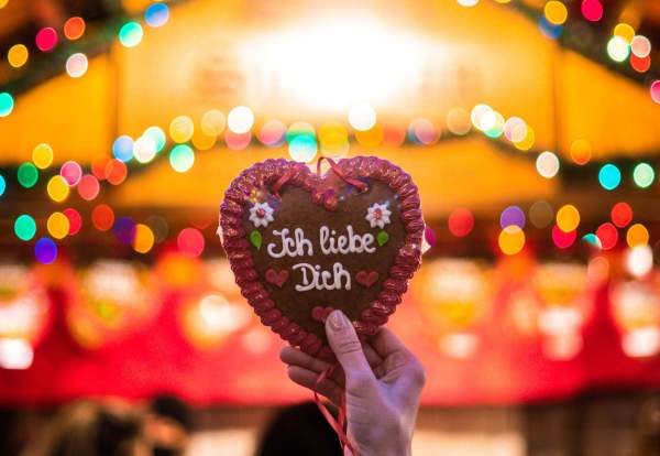 Christkindlmarket announced for Aurora's RiverEdge Park in 2022 - enjoyaurora.com - the Aurora Area of Illinois