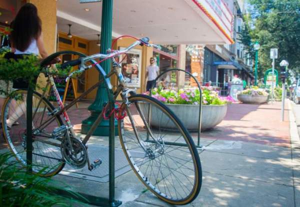 entertainment & arts district