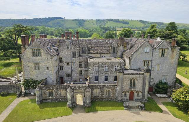 Your Period Drama Escape: Stately Homes and Historic Elegance in Sussex