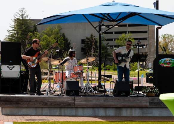 Tuesday Tunes at Hopewell Commons - L!Z & Jan Bell