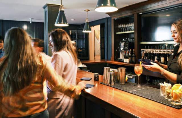 Nightlife on Martha’s Vineyard: Top Spots to Visit After Dark