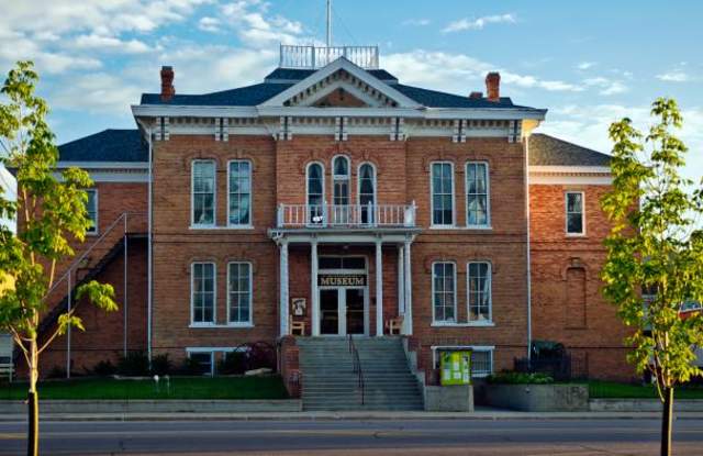 1881 Courthouse Museum