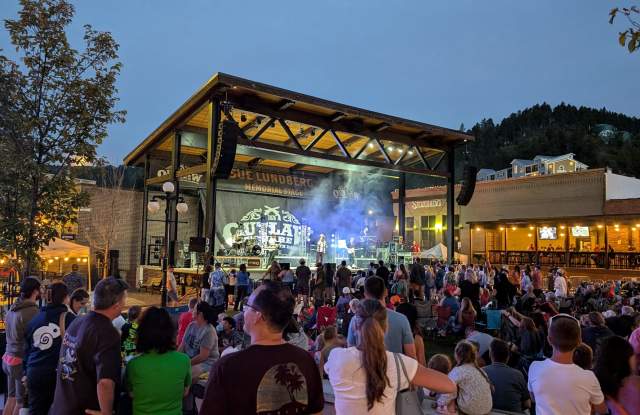 Summer Kick Off Free Concert Weekend at Outlaw Square