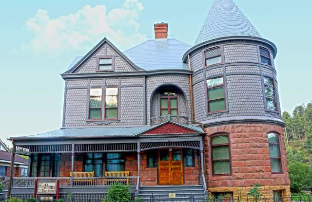 Victorian Garden Party at The Adams House