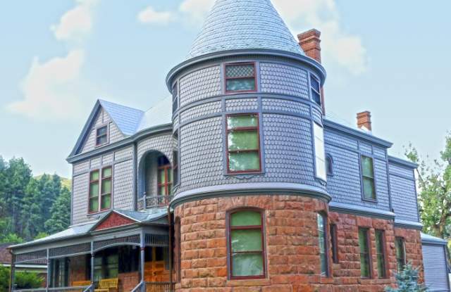 Mother's Day Tours at the Historic Adams House