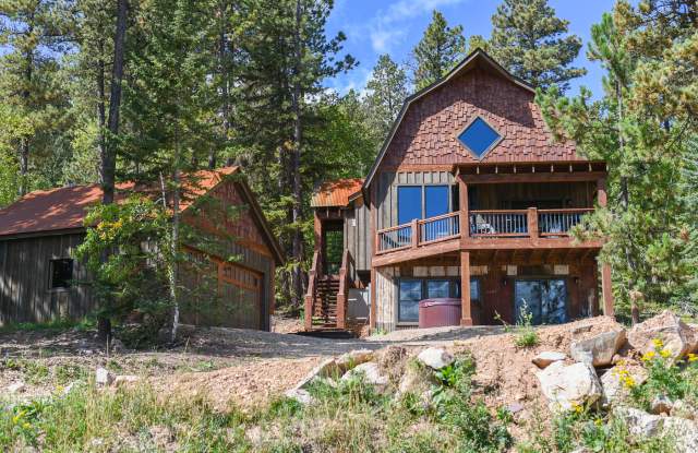 Black Hills Adventure Lodging