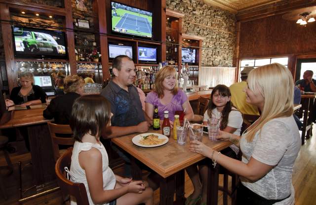 Buglin' Bull Restaurant & Sports Bar