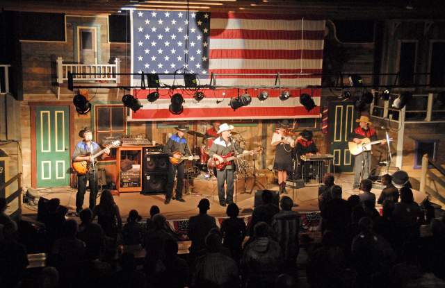 Fort Hays Old West Town & Dinner Show