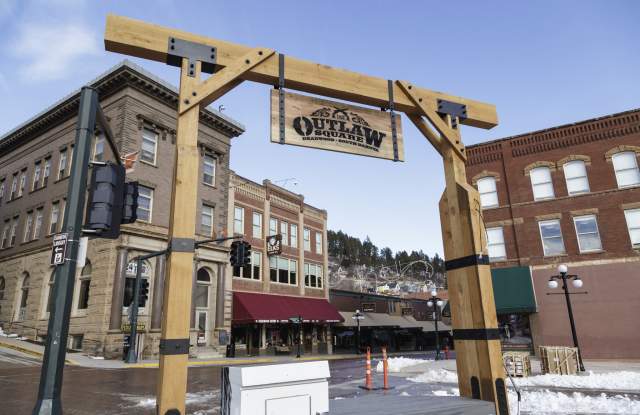 Outlaw Square - Deadwood
