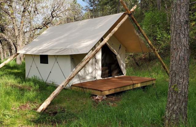 Bear Den Cabins & Camp