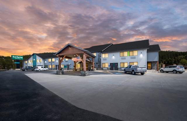 EverSpring Inn & Suites