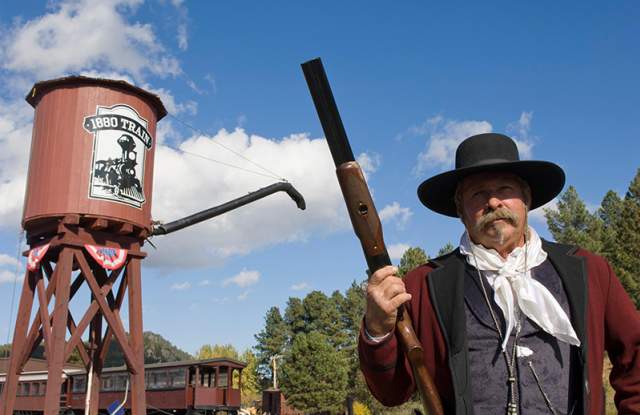 1880 Train Old West Shootout