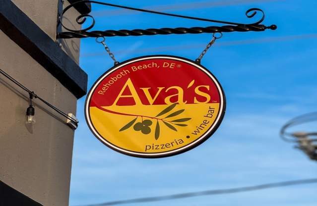 Ava's Pizzeria and Wine Bar