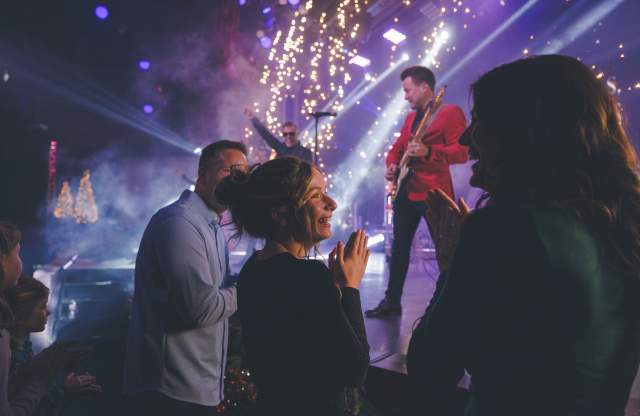 Show winter Christmas family