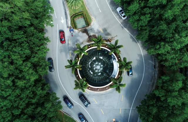 Drone shot of Fountains entry