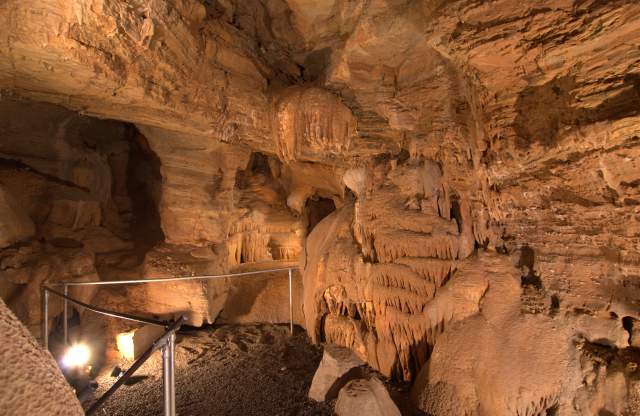 Lincoln Caverns - Lincoln Caverns & Whisper Rocks