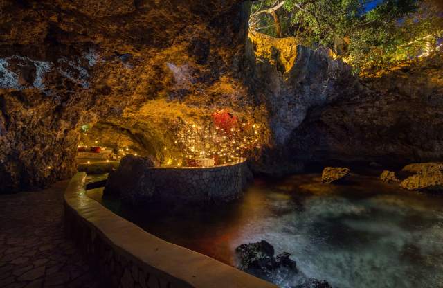 The Caves candelight dinner