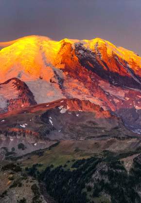Sunrise at Mount Fremont on Mount Rainier