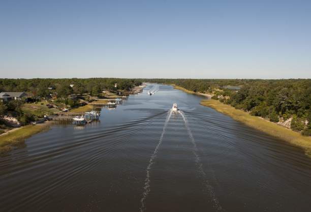 Boating in the Intracoastal Waterway in Oak Island