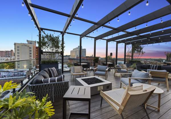 Dine Outdoors This Summer: 12 Fantastic Dining Spots to Explore