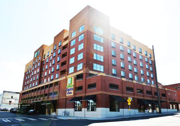 Holiday Inn Express and Suites Downtown Tacoma
