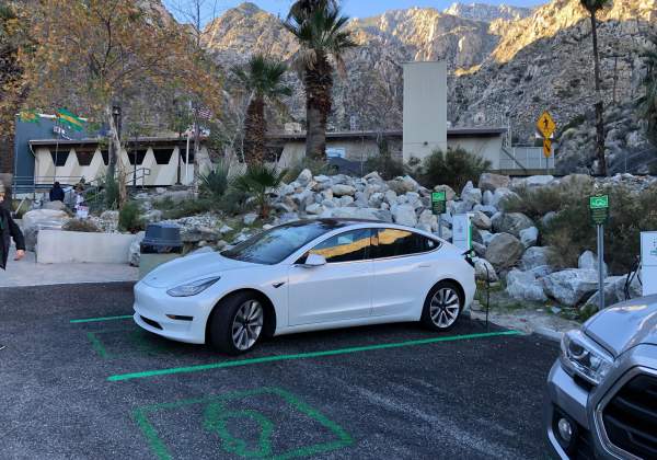 Palm Springs tram charging station