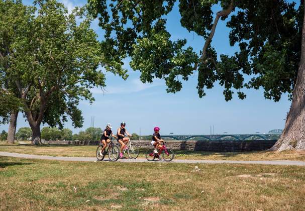 Cycling in Niagara