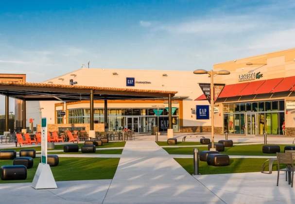 The Outlet Collection at Niagara
