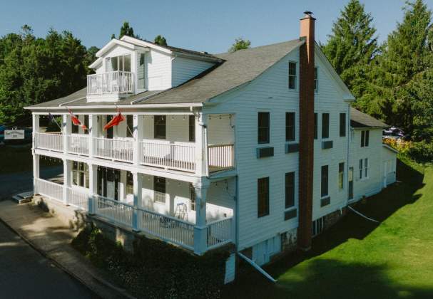 South Landing Inn