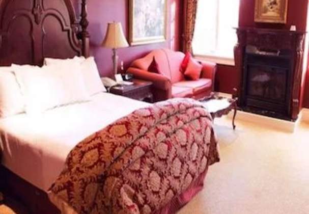 Riverbend Inn and Vineyard