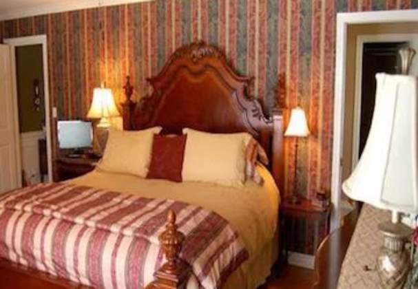 Two Bees Bed and Breakfast