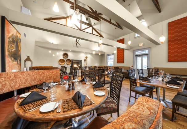 Zees Wine Bar & Grill