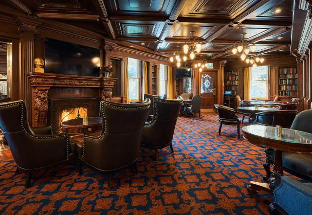 Churchill Lounge Pub