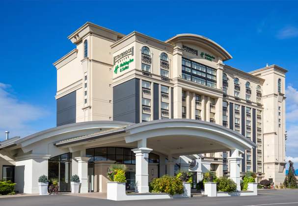 Holiday Inn Suites Parkway Conference Centre