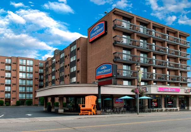 Howard Johnson Plaza by Wyndham by the Falls